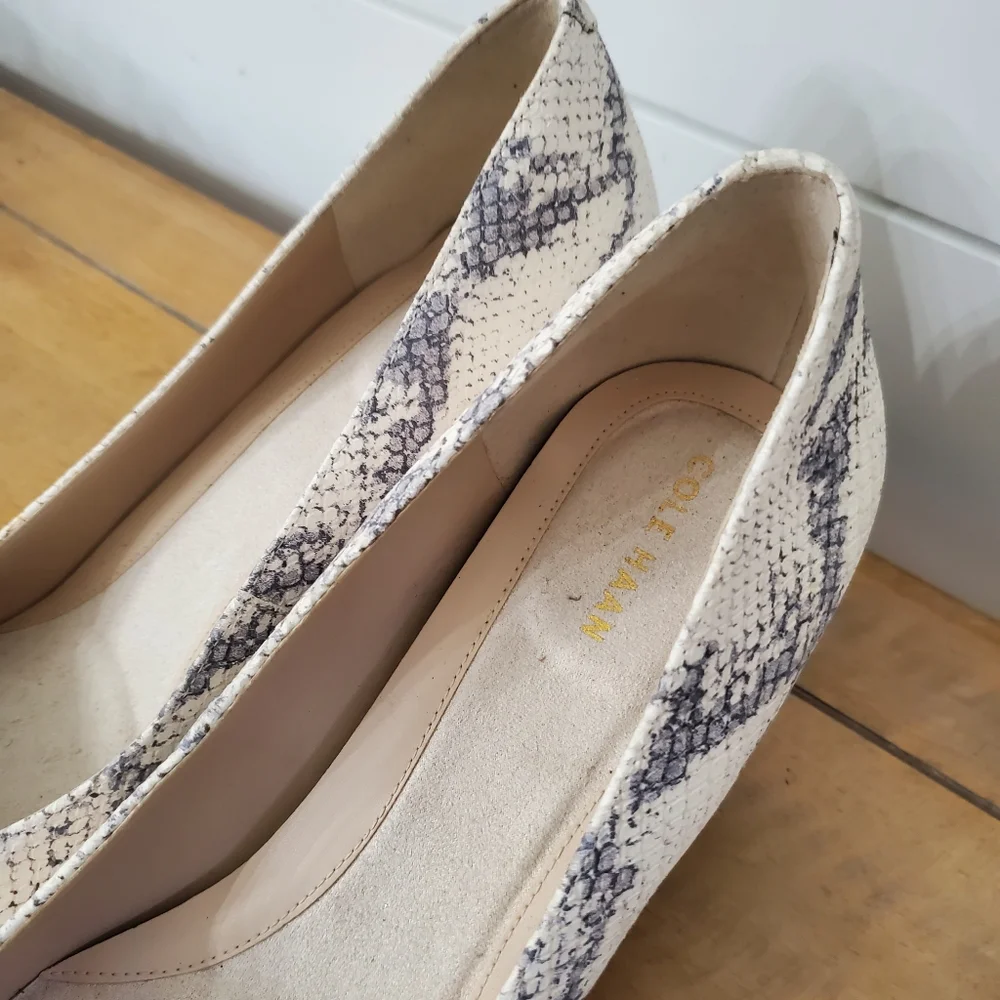Cole haan snakeskin cream gray wedge heel shoes